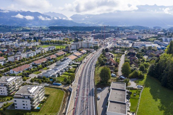 Quai provisoire - vue sur la gare actuelle et sur le quai provisoire